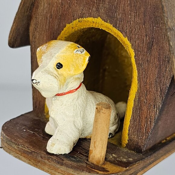 Vintage Wooden Doghouse Figurine With Hubley Cast Iron Sealyham Terrier Dog - Picture 7 of 8